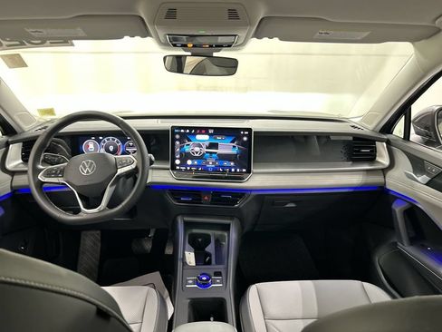 Certified 2026 Volkswagen Tiguan SE AWD/4WD image 18