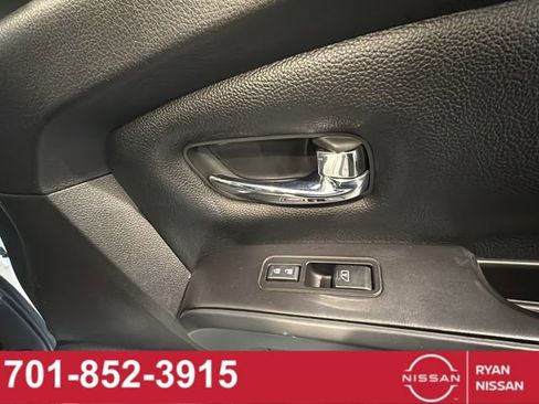 Certified 2019 Nissan Titan SL w/ Midnight Edition image 30