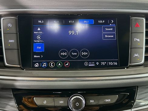 Used 2024 Buick Enclave Premium AWD/4WD image 17
