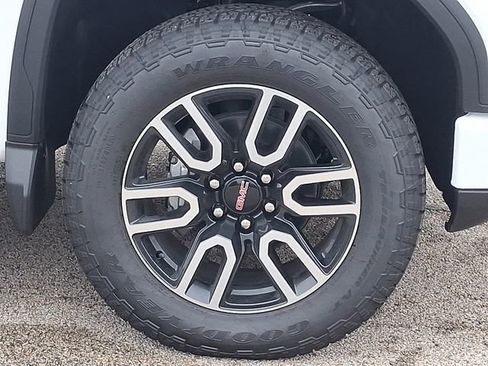 New 2026 GMC Sierra 1500 AT4 w/ AT4 Premium Package image 9