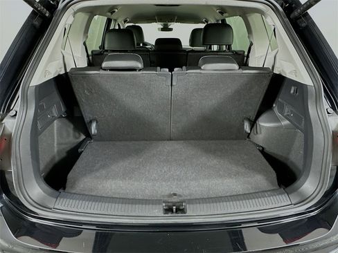 Used 2024 Volkswagen Tiguan SE image 24