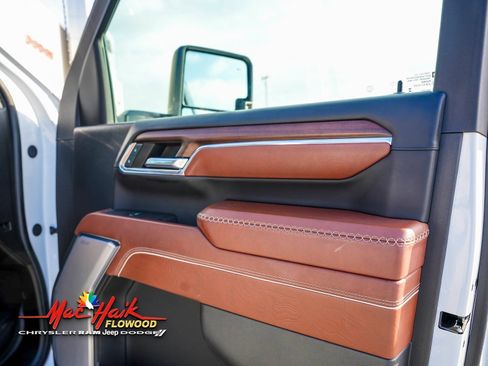 Used 2024 GMC Sierra 2500 Denali Ultimate image 16