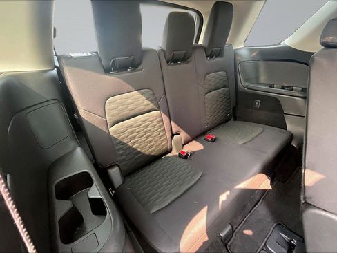Certified 2025 Nissan Pathfinder S FWD image 28