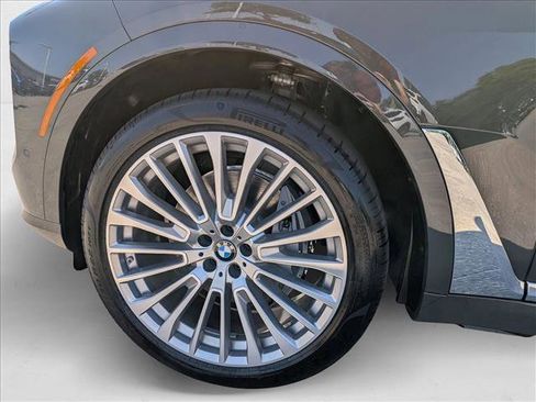Used 2026 BMW X7 xDrive40i AWD/4WD image 10