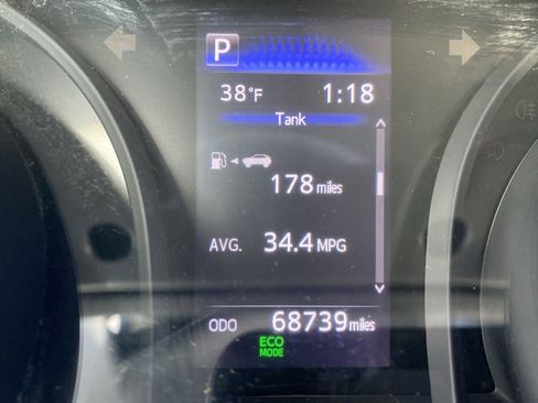 Used 2023 Toyota Camry SE image 5