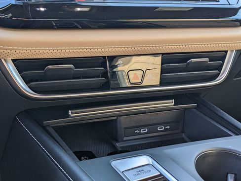 Certified 2024 Volkswagen Atlas Cross Sport SE image 17