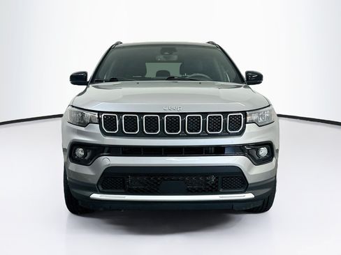 Used 2023 Jeep Compass Limited w/ Sun and Sound Group AWD/4WD image 2