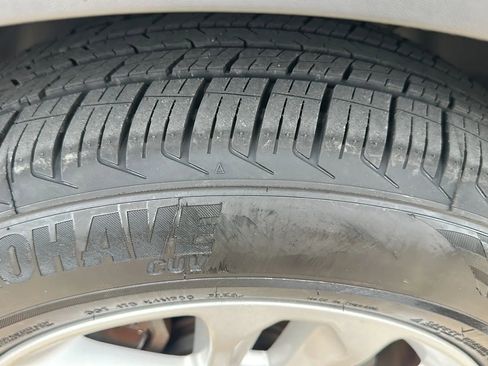 Used 2013 Ford Explorer XLT image 9