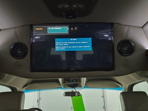 Used 2018 Chevrolet Express 2500 w/ Enhanced Convenience Package image 4