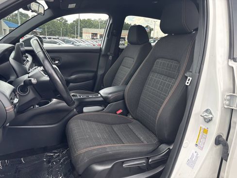 Used 2025 Honda HR-V Sport image 15