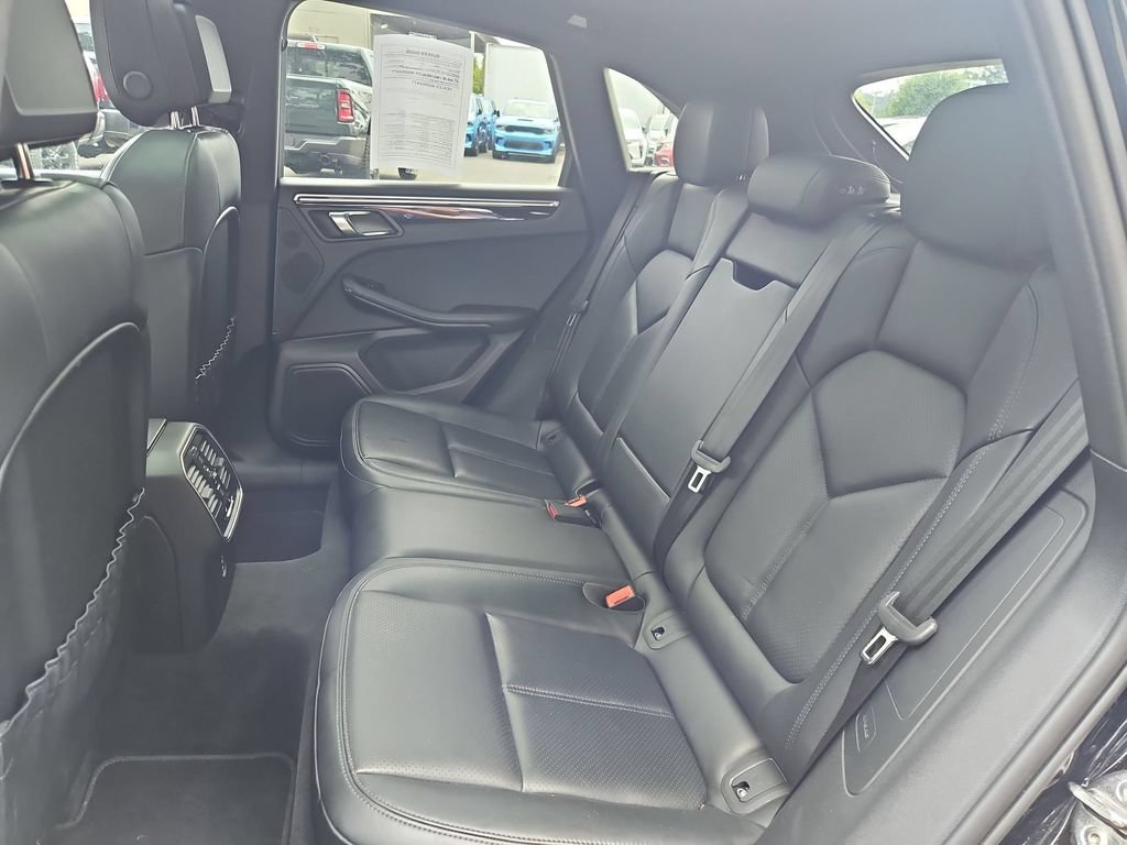 Used 2024 Porsche Macan AWD/4WD image 14