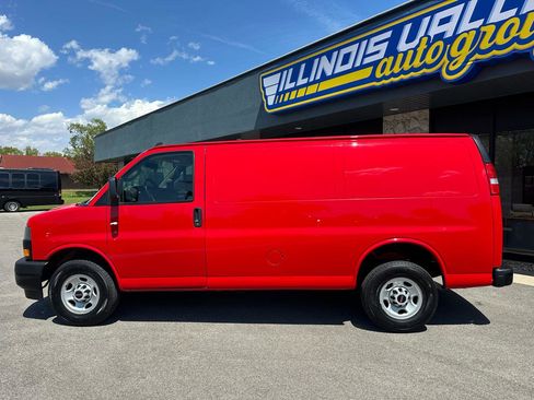 Used 2019 GMC Savana 3500 w/ Driver Convenience Package RWD image 4