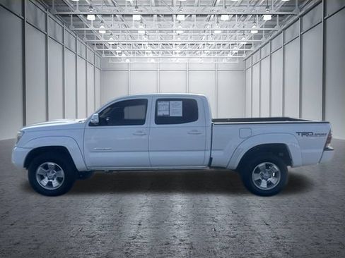 Used 2015 Toyota Tacoma 4x4 Double Cab w/ TRD Sport Package image 2