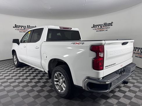 Used 2023 Chevrolet Silverado 1500 LT AWD/4WD image 9