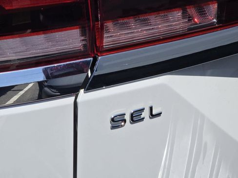 Certified 2024 Volkswagen Atlas SEL Premium R-Line AWD/4WD image 40
