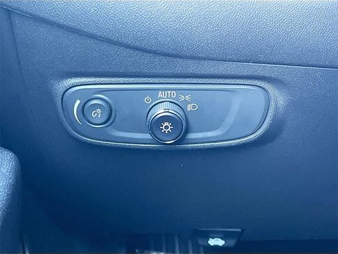 Used 2024 Chevrolet Equinox LT image 10