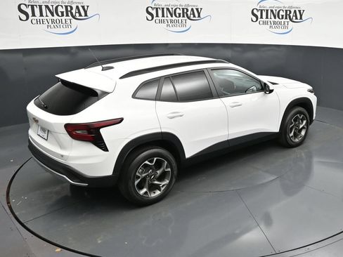 Certified 2024 Chevrolet Trax LT FWD image 24