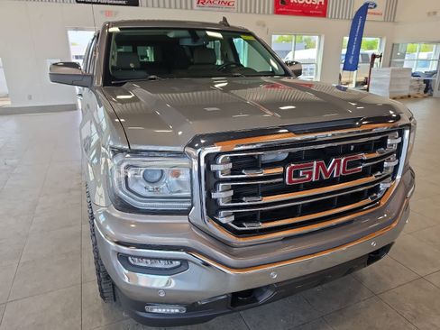 Used 2017 GMC Sierra 1500 SLT w/ SLT Premium Package AWD/4WD image 4