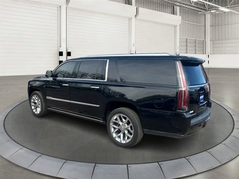 Used 2017 Cadillac Escalade ESV Platinum AWD/4WD image 2