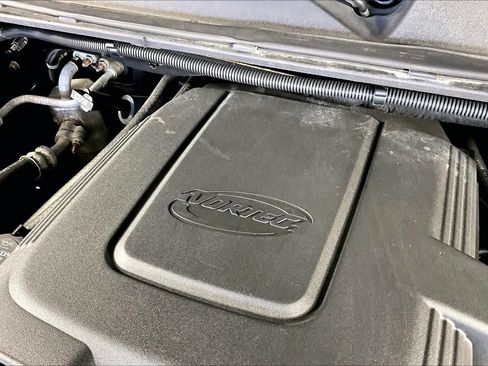 Used 2013 Chevrolet Avalanche LTZ image 32