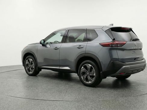 Used 2025 Nissan Rogue SV AWD/4WD image 6