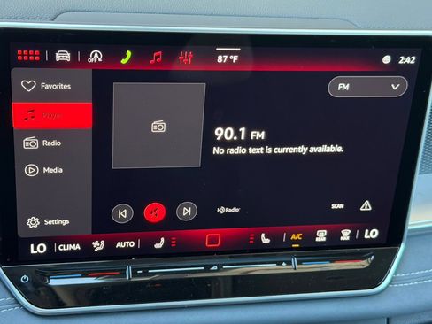 New 2026 Volkswagen Tiguan SE AWD/4WD image 17