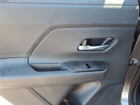 New 2026 Nissan Kicks SR w/ SR Premium Package FWD image 9