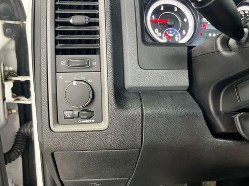 Used 2015 RAM 2500 Tradesman w/ Chrome Appearance Group AWD/4WD image 18
