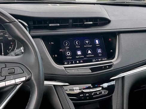 Used 2024 Cadillac XT6 Luxury FWD image 6