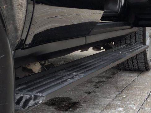 Used 2024 Chevrolet Tahoe High Country image 12