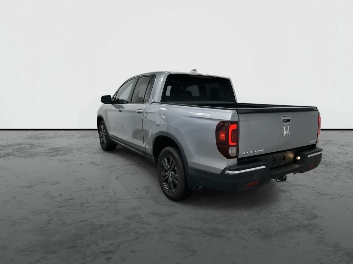 Used 2019 Honda Ridgeline Sport image 2