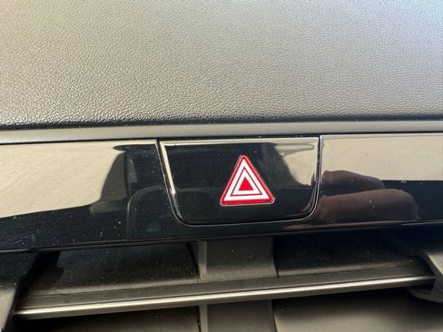 Used 2022 Hyundai Santa Cruz SEL Premium image 25