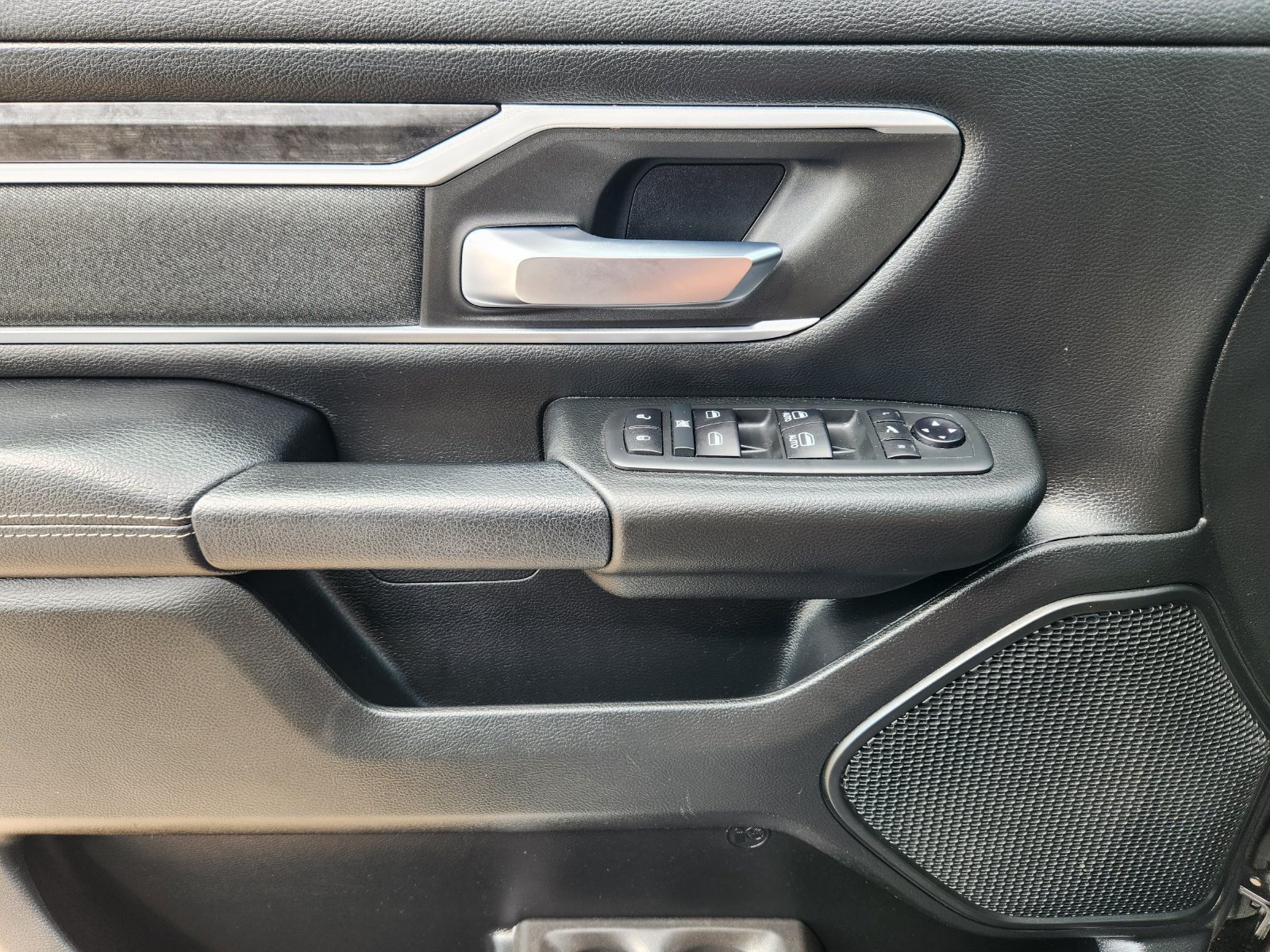 Used 2020 RAM 1500 Lone Star RWD image 30