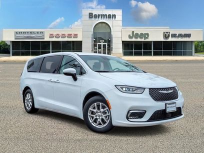 Used 2023 Chrysler Pacifica Touring-L