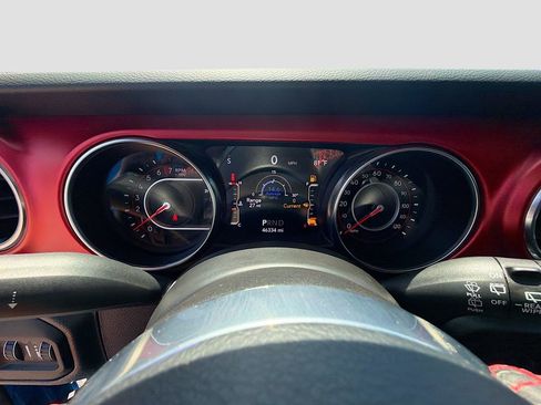 Used 2022 Jeep Wrangler Unlimited Rubicon w/ Dual Top Group AWD/4WD image 38