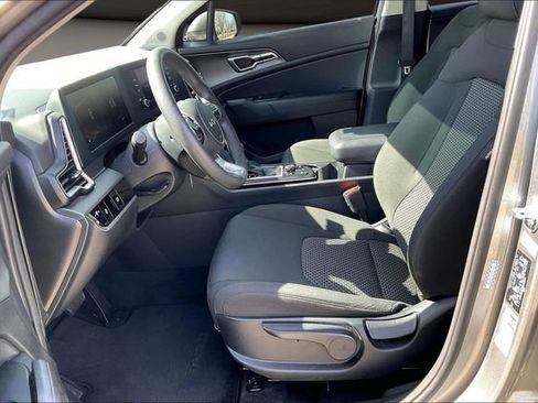 Used 2024 Kia Sportage LX image 23