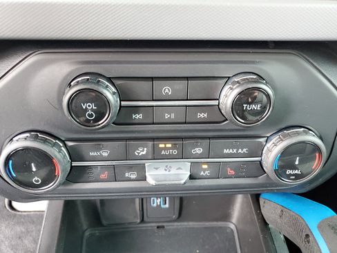 Used 2022 Ford Bronco Black Diamond AWD/4WD image 27