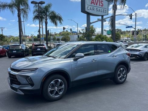 Used 2025 Chevrolet Blazer LT AWD/4WD image 1