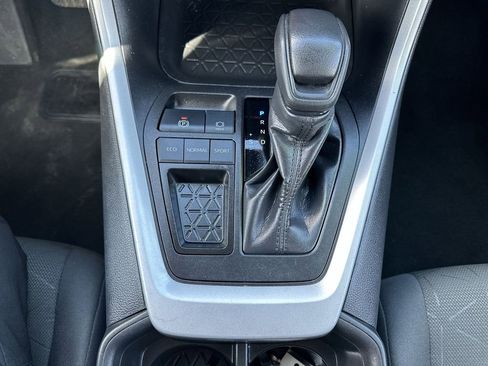 Used 2024 Toyota RAV4 XLE image 27