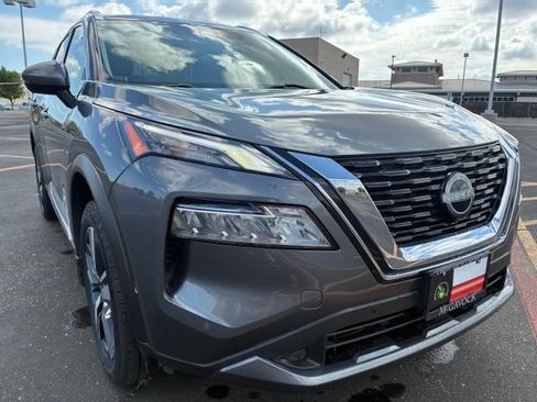 Certified 2023 Nissan Rogue SL w/ SL Premium Package FWD image 8