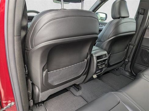 New 2025 Jeep Grand Cherokee Limited image 24