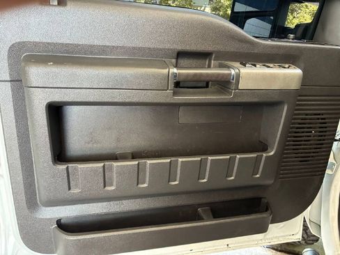 Used 2016 Ford F250 Lariat w/ Lariat Interior Package AWD/4WD image 11