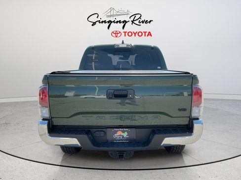Used 2021 Toyota Tacoma TRD Off-Road AWD/4WD image 6