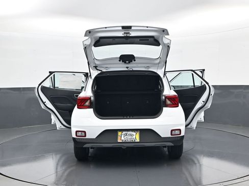 New 2026 Hyundai Venue SE FWD image 32