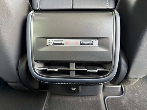 New 2025 Lincoln Nautilus Reserve image 23