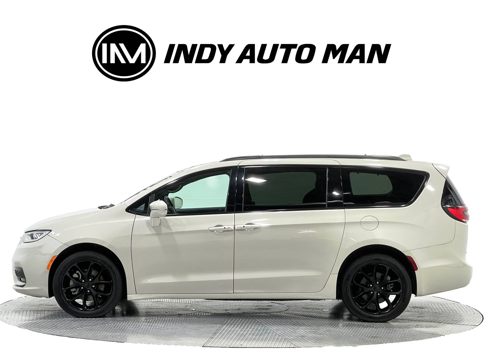 Used 2021 Chrysler Pacifica Limited w/ S Appearance Package AWD/4WD image 7