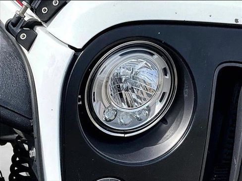 Used 2017 Jeep Wrangler Unlimited Rubicon image 28