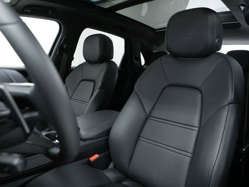 New 2025 Porsche Cayenne GTS image 5