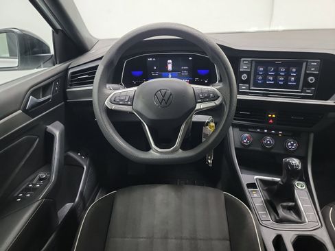 Used 2022 Volkswagen Jetta Sport image 16