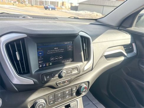 Used 2023 GMC Terrain SLE w/ Elevation Edition image 23